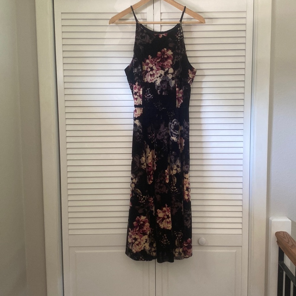 Large velvet MIDI dress